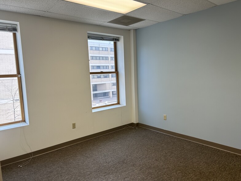 116 King St, Madison, WI for lease - Interior Photo - Image 2 of 5