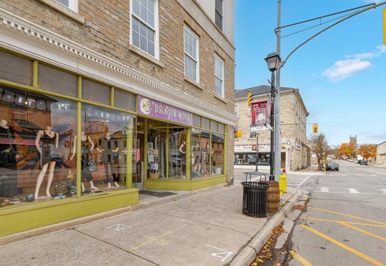 2 Gore St E, Perth, ON à vendre - Photo du bâtiment - Image 3 de 7