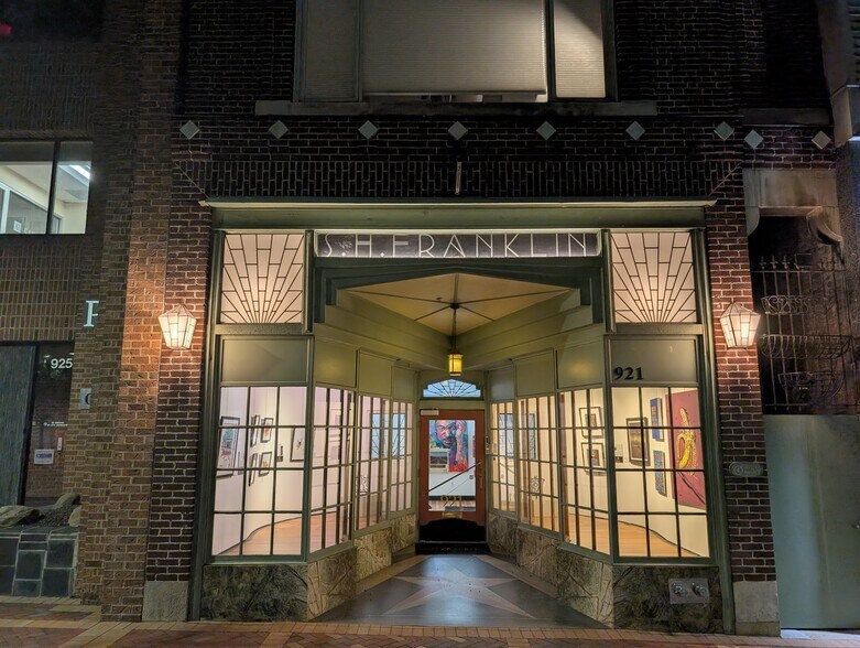 921 Main St, Lynchburg, VA à louer - Photo du bâtiment - Image 3 de 20