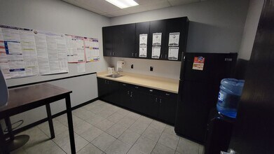 4887 E La Palma Ave, Anaheim, CA for lease Interior Photo- Image 2 of 6