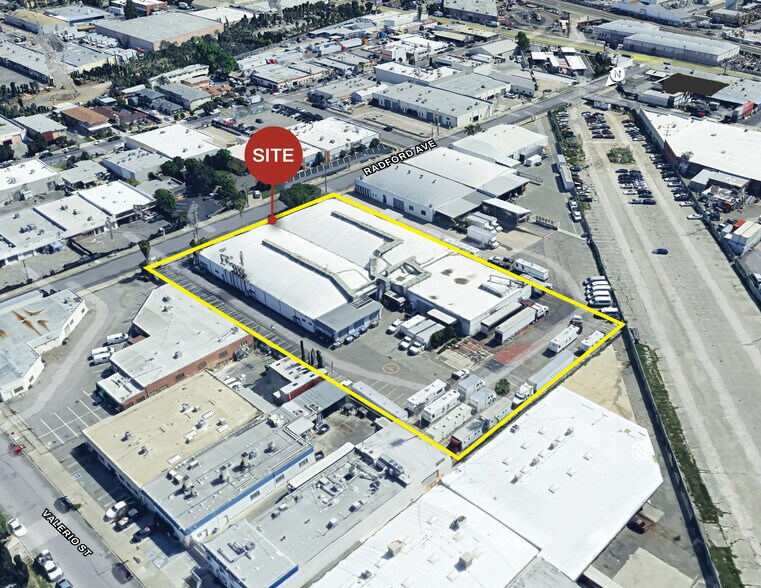 7333 Radford Ave, North Hollywood, CA à vendre - Photo du bâtiment - Image 1 de 12