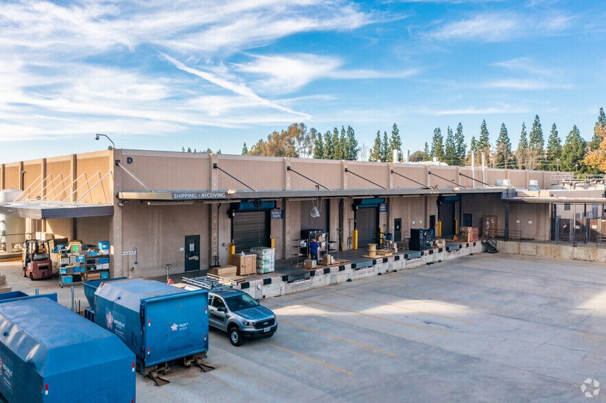 250 S Kraemer Blvd, Brea, CA à vendre - Photo principale - Image 1 de 6