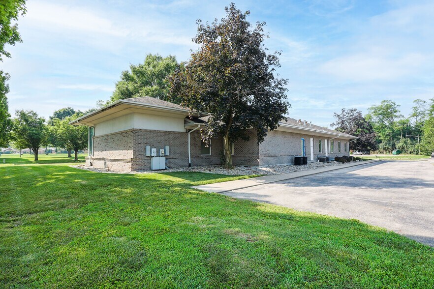 5963 Kentshire Dr, Kettering, OH à vendre - Photo du bâtiment - Image 3 de 37