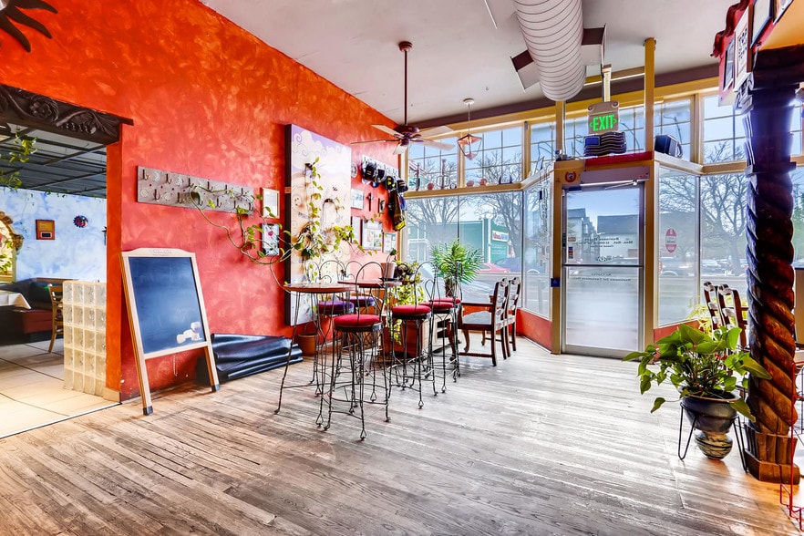 9742 E Colfax Ave, Aurora, CO for sale - Interior Photo - Image 3 of 13