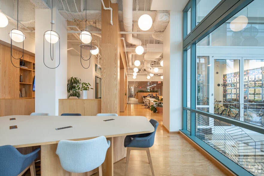 2450 colorado Ave, Santa Monica, CA for lease - Interior Photo - Image 2 of 37