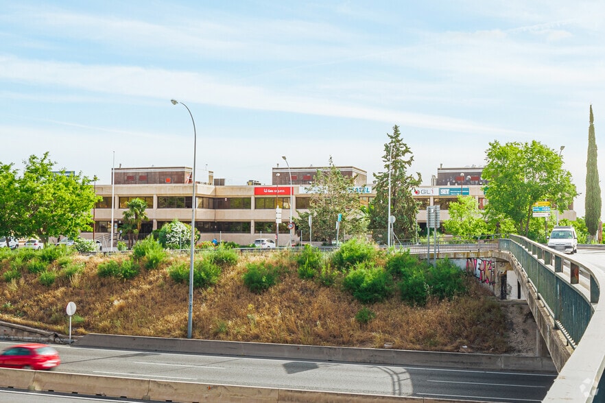 Carretera a Coruña Km 18, 20, Las Rozas de Madrid, Madrid for lease - Building Photo - Image 3 of 4