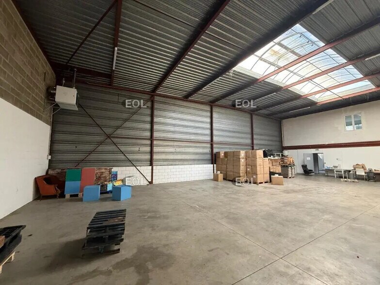 Flex dans Collégien à louer - Photo du bâtiment - Image 2 de 6