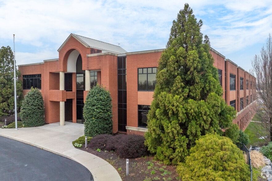 4139 Oregon Pike, Ephrata, PA for lease - Building Photo - Image 2 of 5