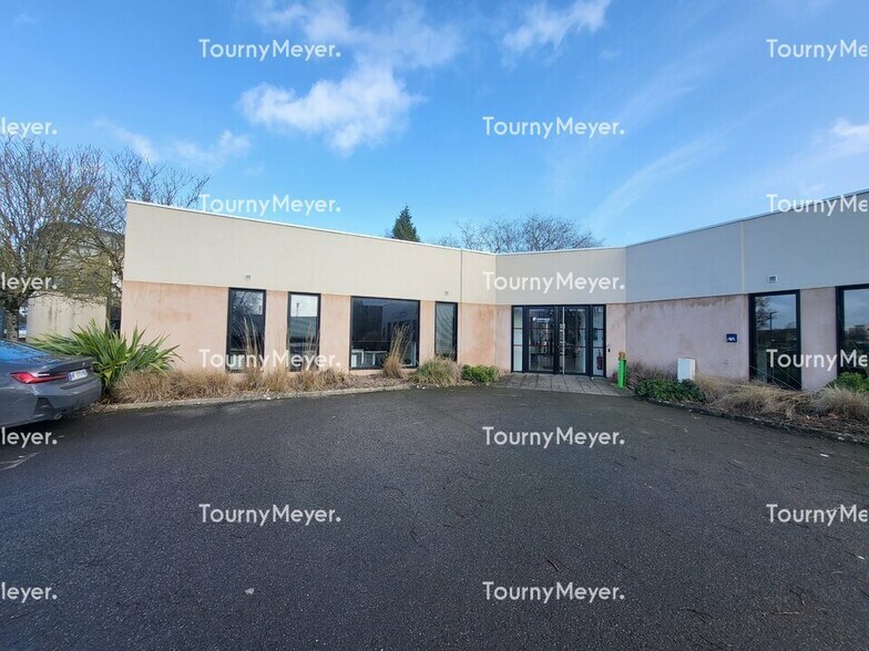 Office in Chantepie for lease - Building Photo - Image 1 of 1