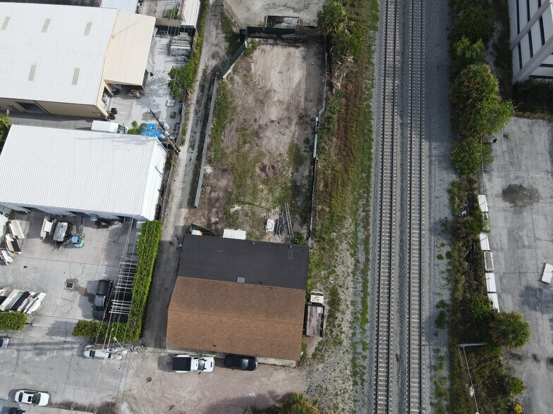 1110 2nd Ave S, Lake Worth, FL à vendre - Photo du bâtiment - Image 3 de 16
