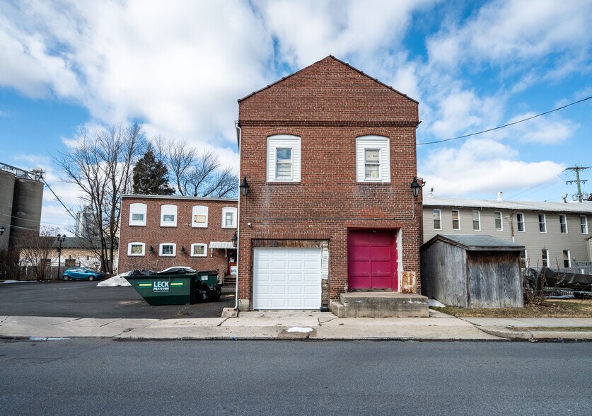 102 S Richmond St, Fleetwood, PA à vendre - Photo du bâtiment - Image 2 de 85