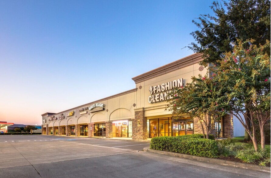 8925 Fallbrook Dr, Houston, TX à louer - Photo du bâtiment - Image 2 de 3