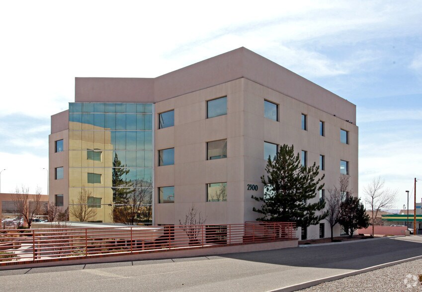 2300 Menaul Blvd NE, Albuquerque, NM à vendre - Photo du bâtiment - Image 3 de 6
