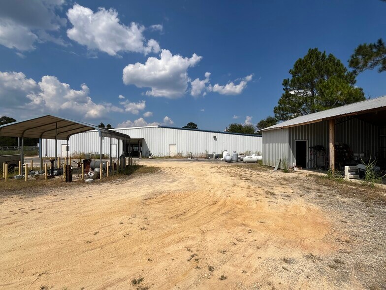106 Industrial Dr, Bonifay, FL à vendre - Photo du bâtiment - Image 3 de 11