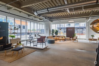 200 W 3rd St, Newport, KY à louer Photo du bâtiment- Image 2 de 5