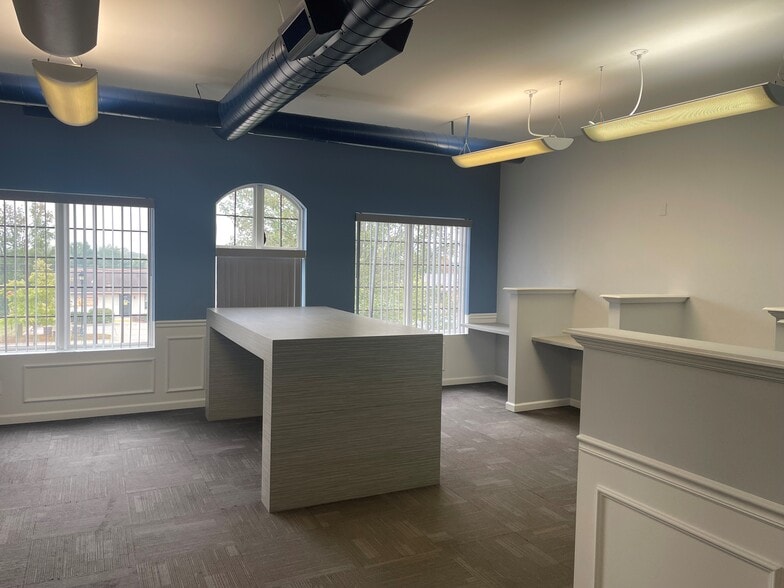 58047 Van Dyke Rd, Washington, MI à louer - Photo du bâtiment - Image 3 de 5