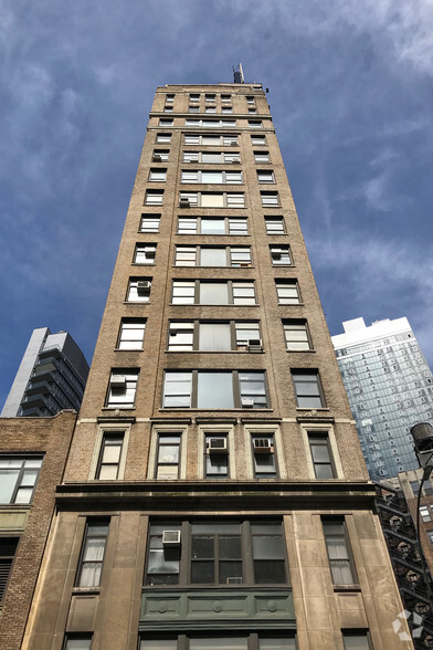 1237-1239 Broadway, New York, NY for lease - Building Photo - Image 2 of 7