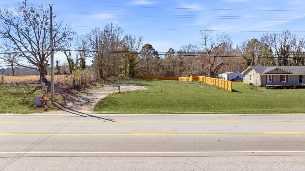 5323 Thompson Bridge Rd, Murrayville, GA à vendre - Photo du bâtiment - Image 3 de 29