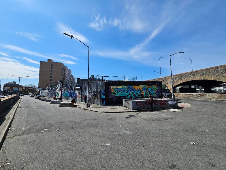 1745 E New York Ave, Brooklyn, NY for sale - Primary Photo - Image 1 of 2