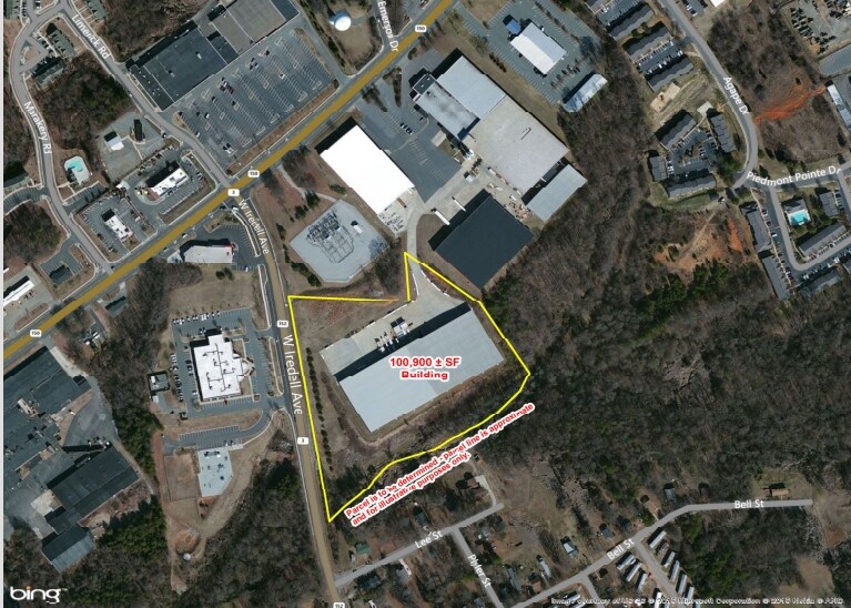 460 E Plaza Dr, Mooresville, NC à louer - Photo du bâtiment - Image 3 de 16
