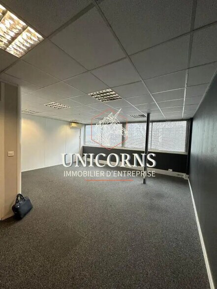 Office in Toulouse for lease - Building Photo - Image 1 of 4