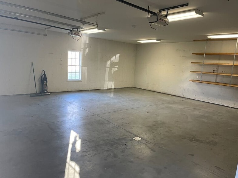 1175 E Main St, Mount Joy, PA for lease - Building Photo - Image 3 of 14
