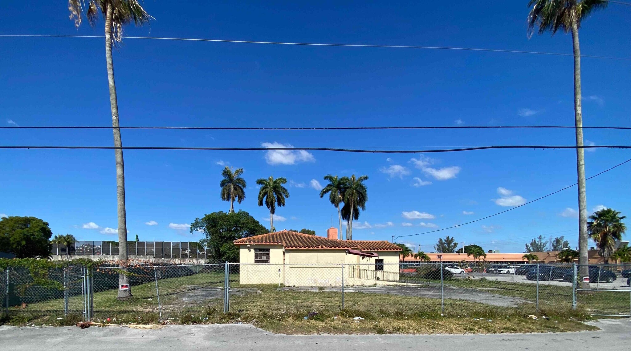 13400 Alexandria Dr, Opa-locka, FL à vendre Photo principale- Image 1 de 4