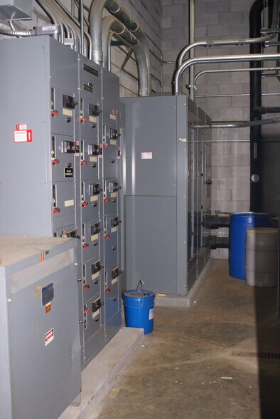 1635 Magda Dr, Montpelier, OH à louer - Photo du bâtiment - Image 3 de 5