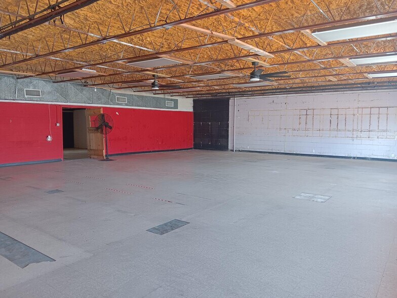 208 W Rancier Ave, Killeen, TX à louer - Photo du bâtiment - Image 3 de 8