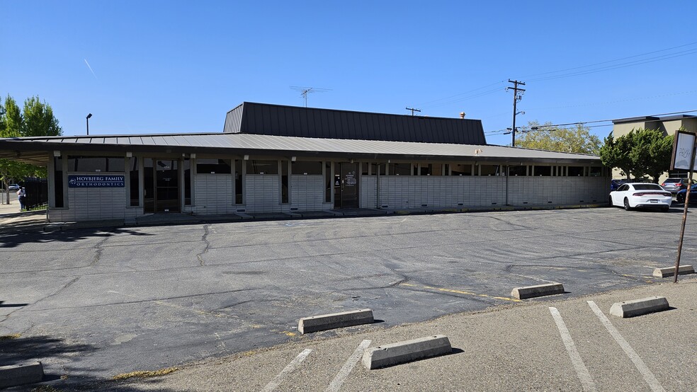 1212-1214 12th St, Modesto, CA for lease - Building Photo - Image 2 of 15