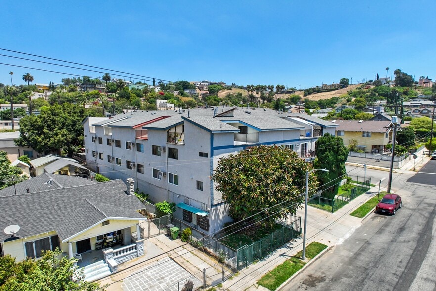 2505 Hancock St, Los Angeles, CA à vendre - Photo du bâtiment - Image 3 de 16