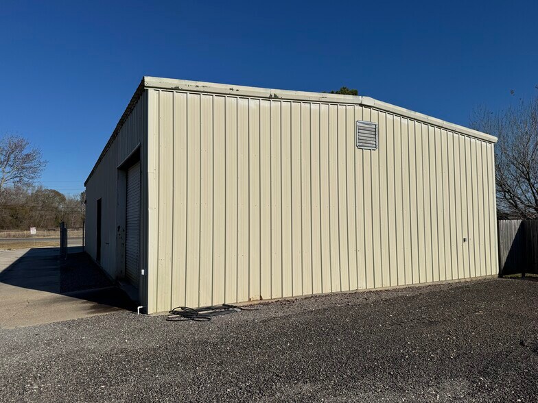 4745 Fannett Rd, Beaumont, TX à louer - Photo du bâtiment - Image 3 de 37