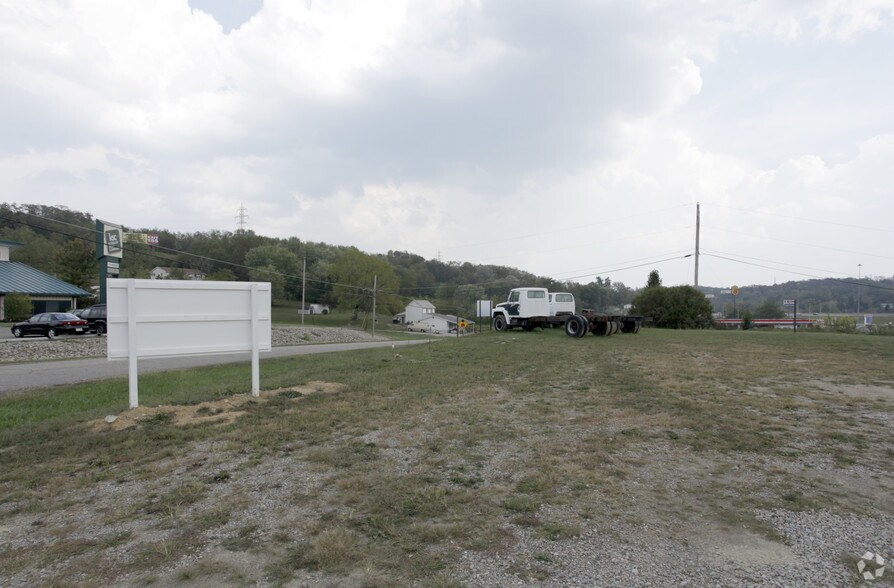 2669 National Rd, Zanesville, OH à vendre - Photo du bâtiment - Image 2 de 4
