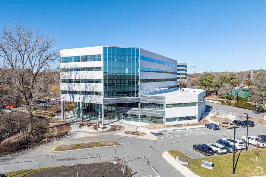 1 Wall St, Burlington, MA for lease - Building Photo - Image 2 of 8