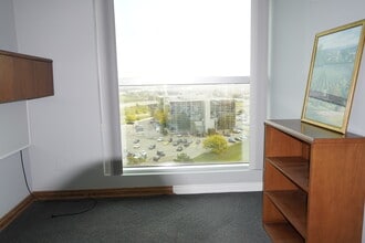 5500 N Service Rd, Burlington, ON for lease Interior Photo- Image 2 of 14