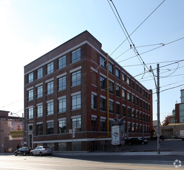 474 Bathurst St, Toronto, ON à louer - Photo du bâtiment - Image 2 de 2