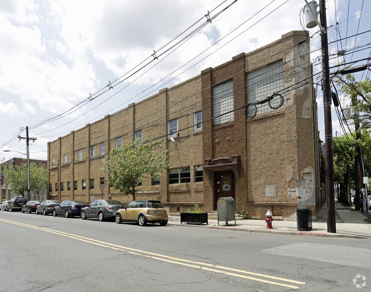 301 West Side Ave, Jersey City, NJ à louer - Photo du bâtiment - Image 2 de 9