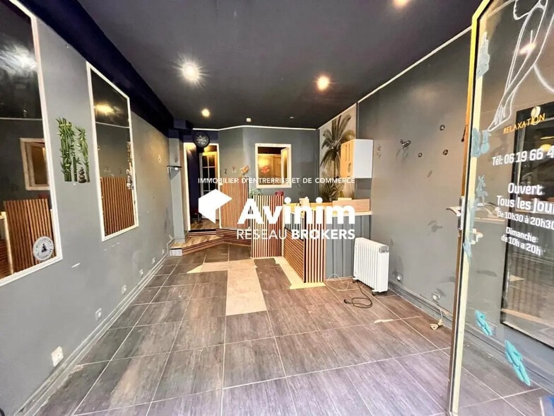 Retail in Paris for sale - Interior Photo - Image 2 of 5