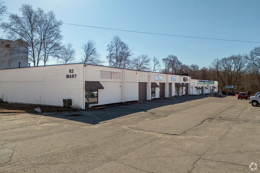 82 Boston Post Rd, Waterford, CT à louer - Photo du bâtiment - Image 2 de 7