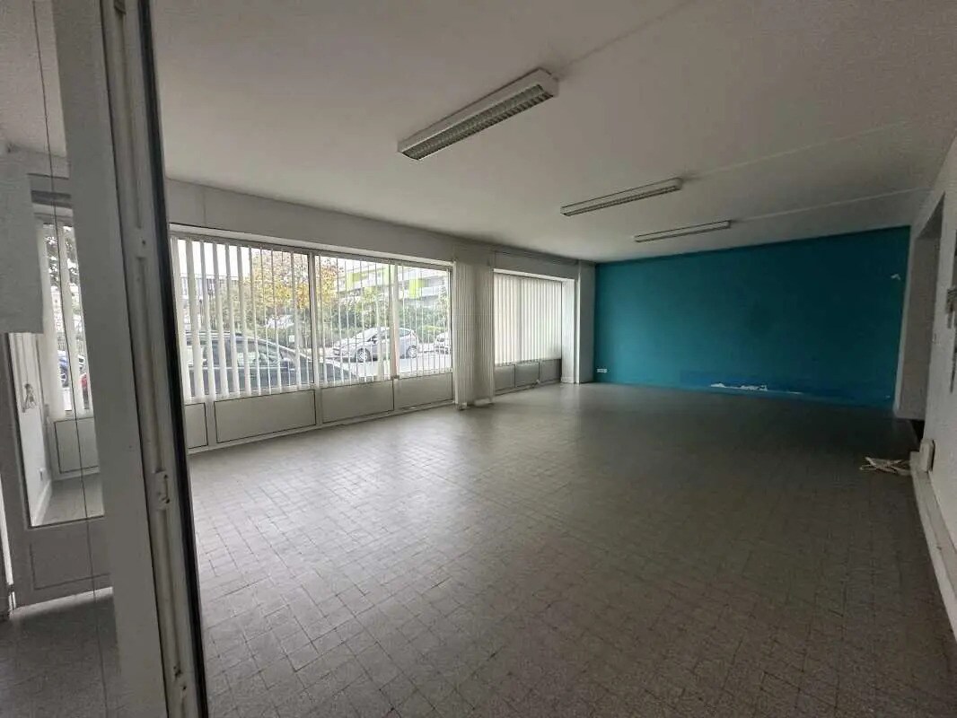 Multifamily in Floirac for sale Interior Photo- Image 1 of 10