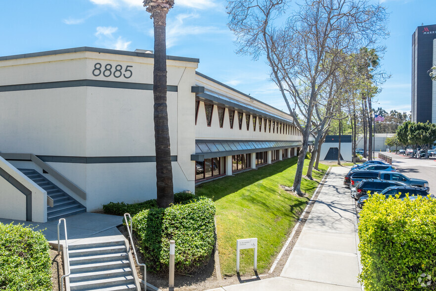 8885 Rio San Diego Dr, San Diego, CA for lease - Building Photo - Image 1 of 5