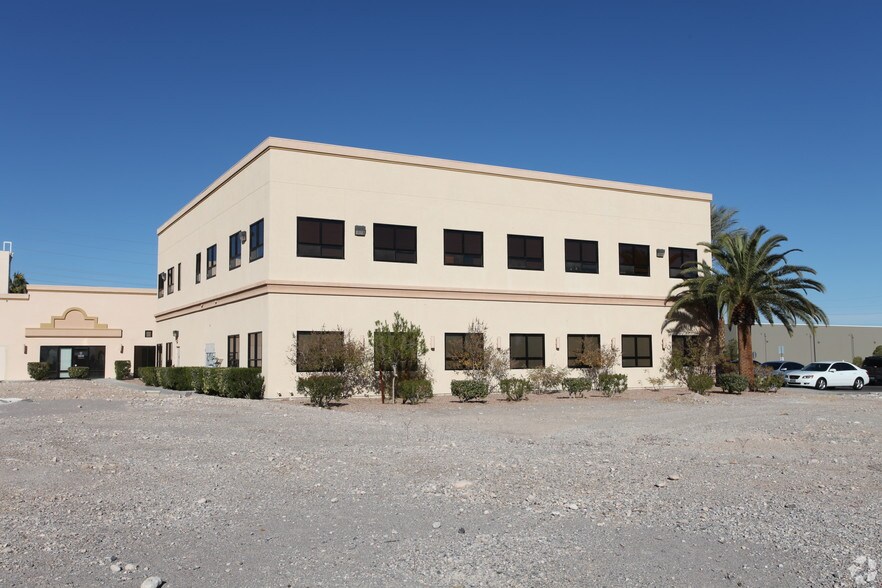 2575 Montessouri St, Las Vegas, NV à louer - Photo du bâtiment - Image 3 de 47