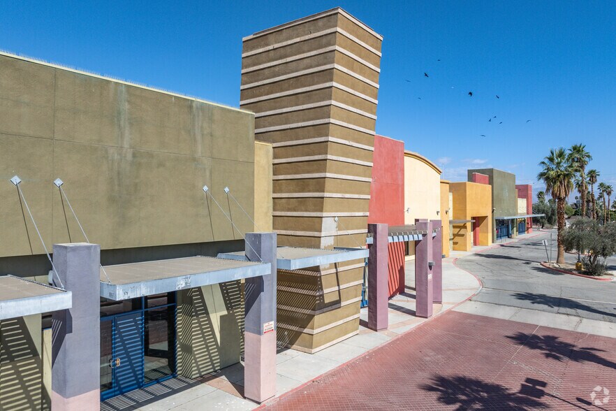 31033 Date Palm Dr, Cathedral City, CA à vendre - Photo du bâtiment - Image 2 de 10