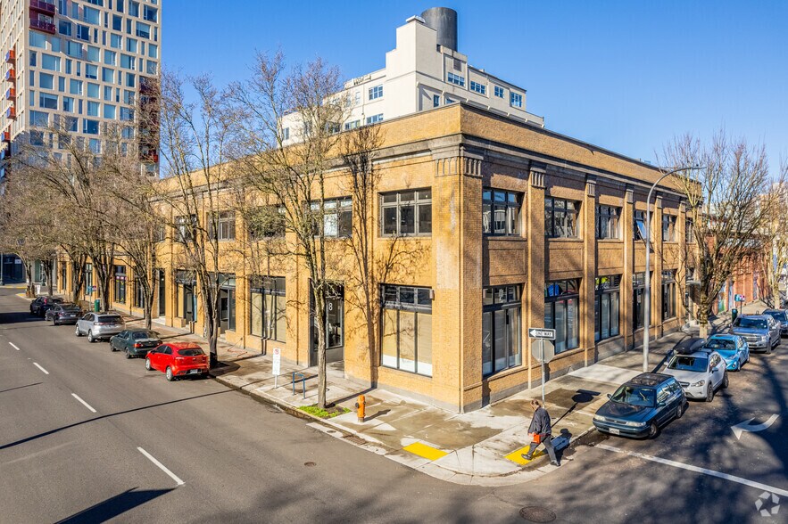 555 NW Park Ave, Portland, OR à louer - Photo du bâtiment - Image 2 de 16