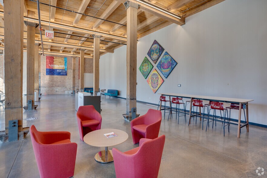 924 W 19th Pl, Chicago, IL à louer - Hall d’entrée - Image 3 de 9