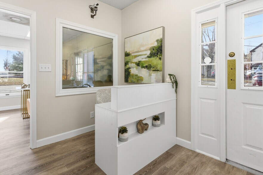 101 E Main St, Hedgesville, WV à vendre - Photo du bâtiment - Image 3 de 10