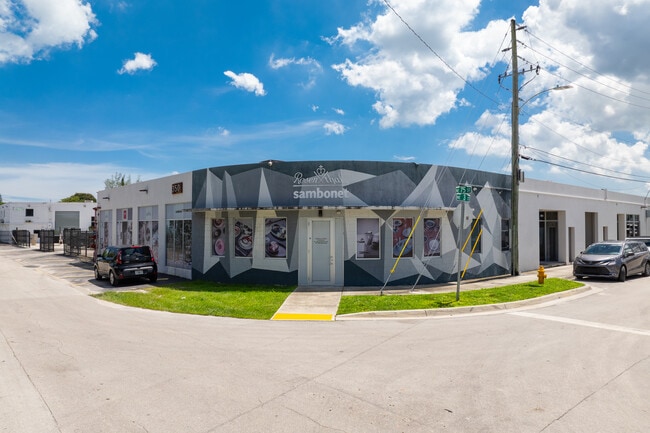 Plus de détails pour 350-370 NE 75th St, Miami, FL - Bureau à louer