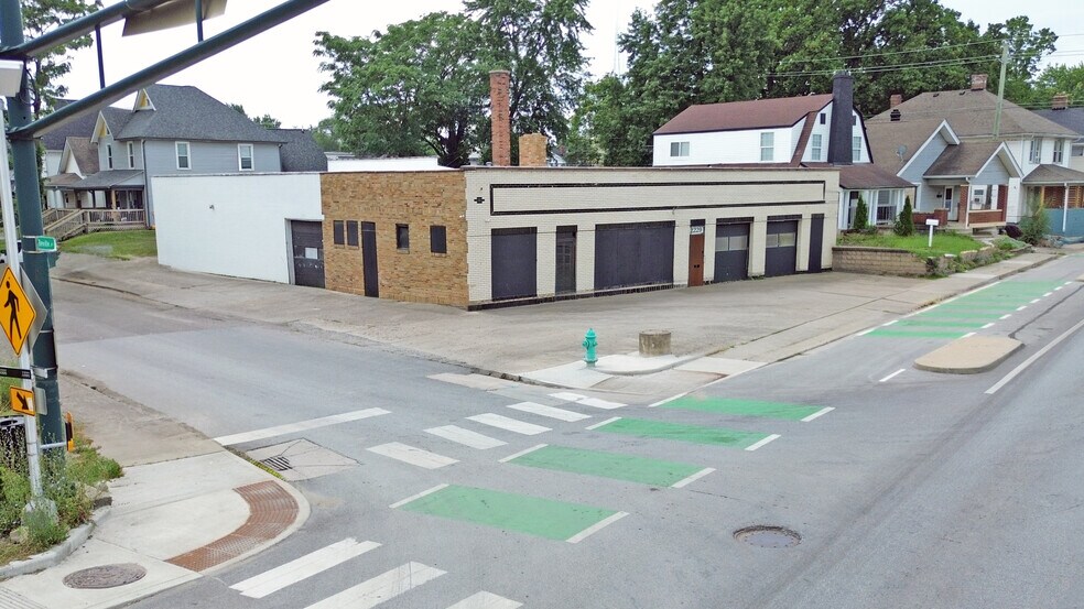2229 E New York St, Indianapolis, IN à louer - Photo du bâtiment - Image 2 de 8