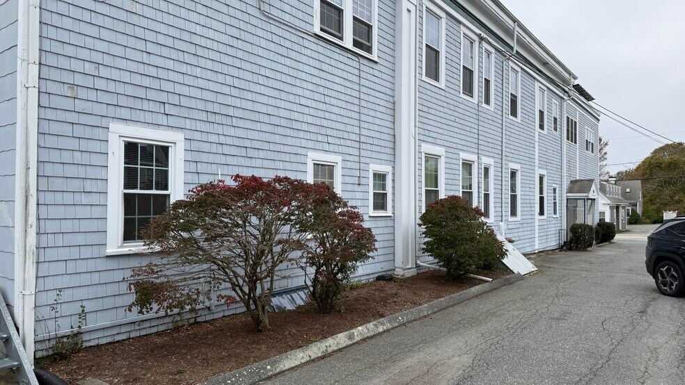82 School St, Hyannis, MA à vendre - Photo du bâtiment - Image 2 de 7