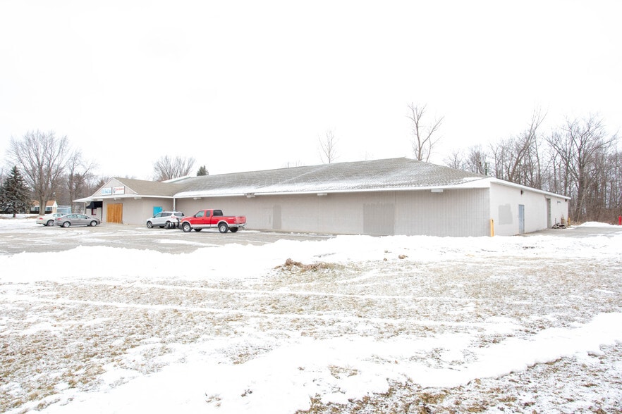 6000 Lakeshore Rd, Fort Gratiot, MI à louer - Photo du bâtiment - Image 2 de 3